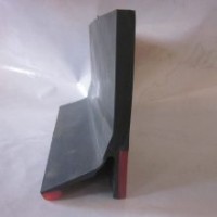 輸煤防溢群版 夾持器 兩側(cè)裙邊擋板 T型Y型防溢裙板 大量庫存